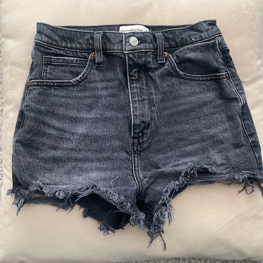 Abercrombie Ultra High Rise Mom Short